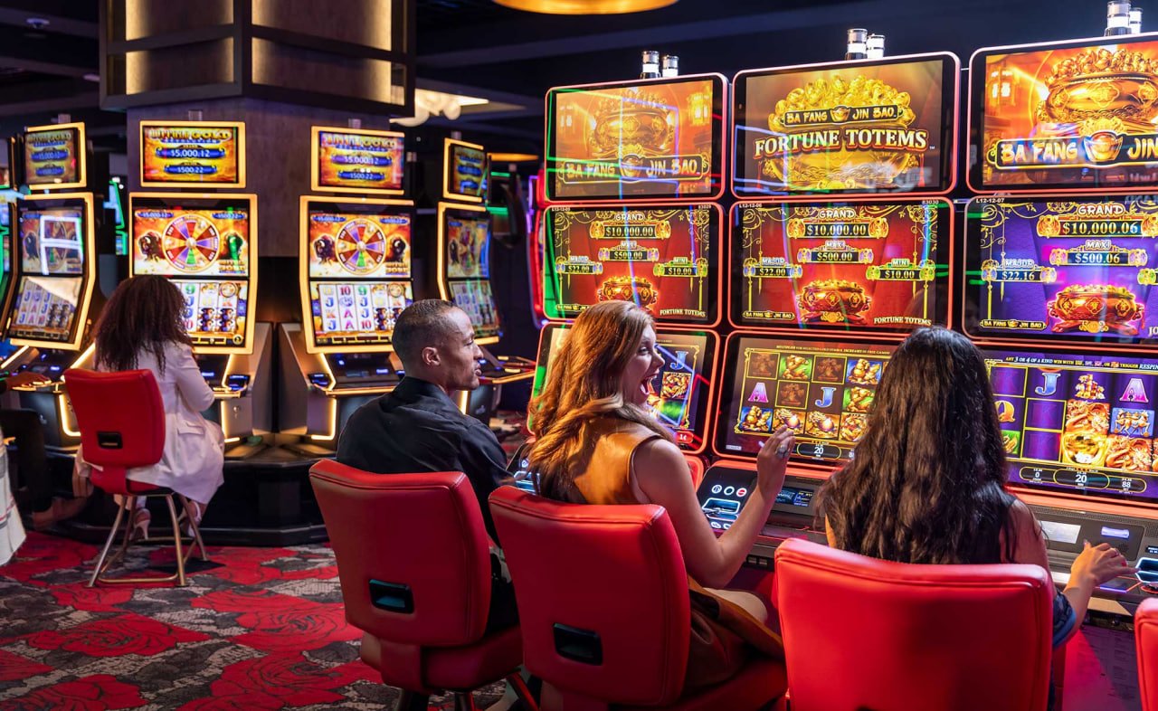 Video Slots Bonus Round Free Spins ကစားနေသောမြင်ကွင်း
